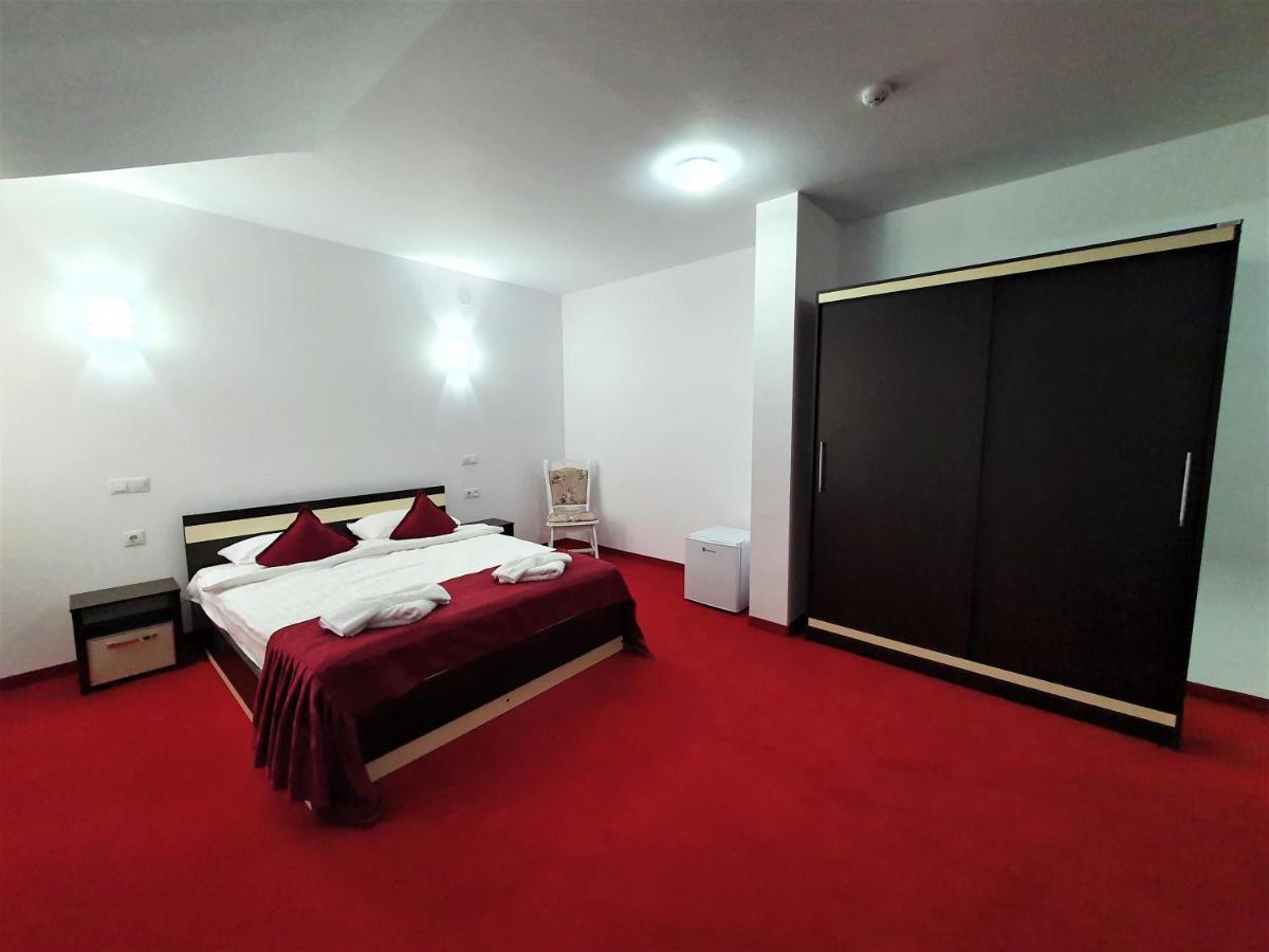 Ari Events Hotell Caseiu Eksteriør bilde
